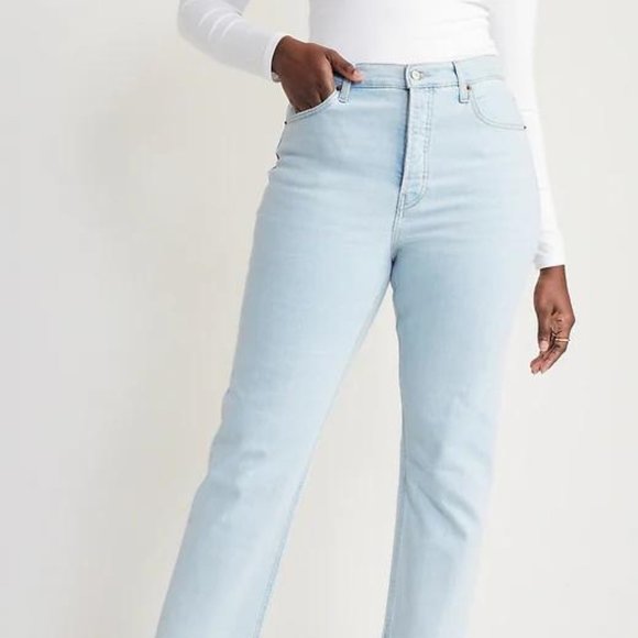 Old Navy Extra High-Waisted Button-Fly Sky-Hi Straight Cut-Off Jeans for Women - Picture 5 of 8